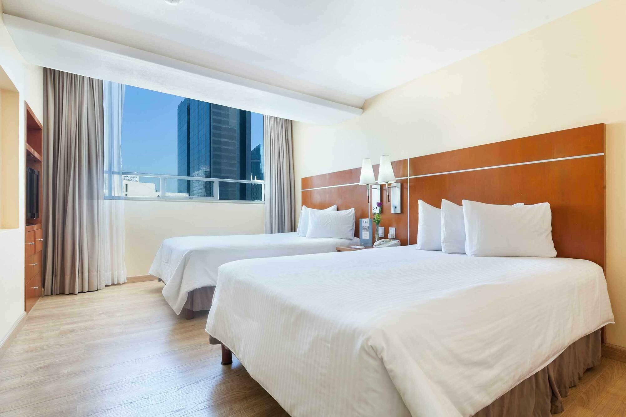 מקסיקו סיטי Eurostars Zona Rosa Suites מראה חיצוני תמונה A room at the hotel